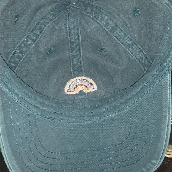 Rainbow cap  - Picture 4 of 4